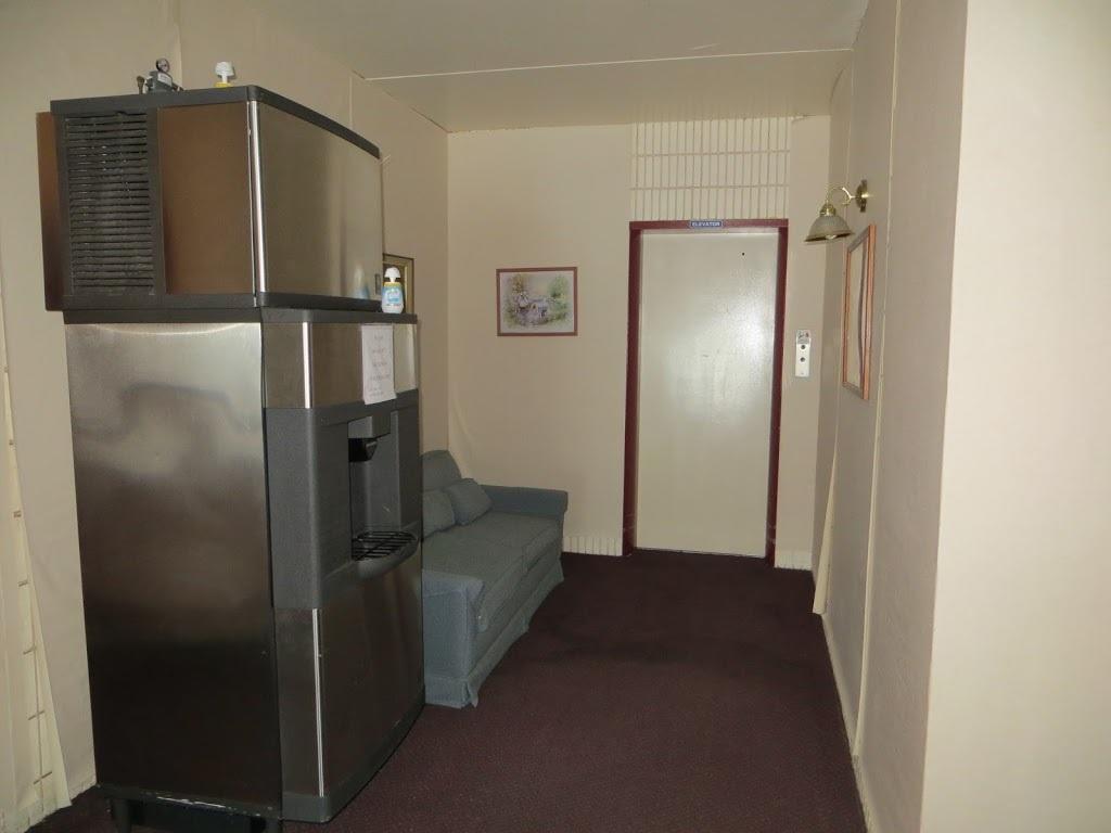 The Bluffs Inn & Suites 데코라 외부 사진